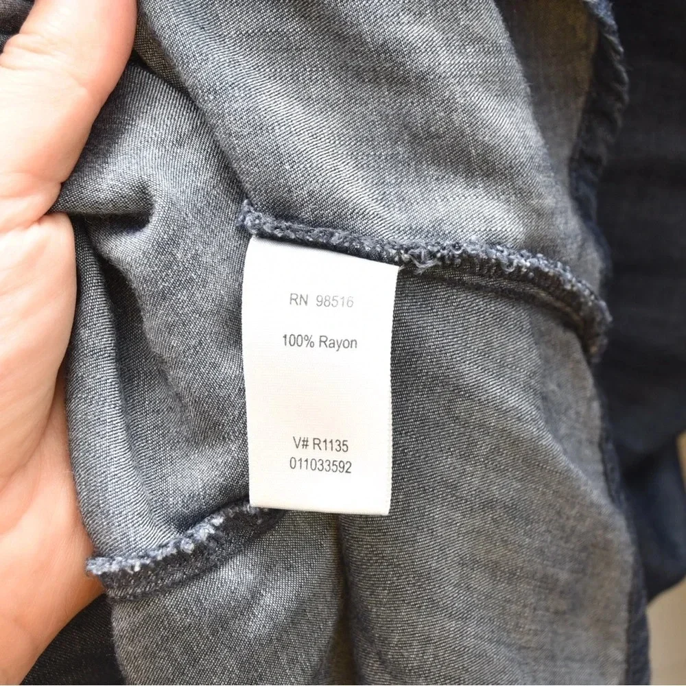 Cold water creek long sleeved pin tucked button up blouse size M - Picture 7 of 7